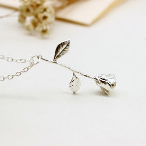 Fashion Delicate Rose Flower Pendant